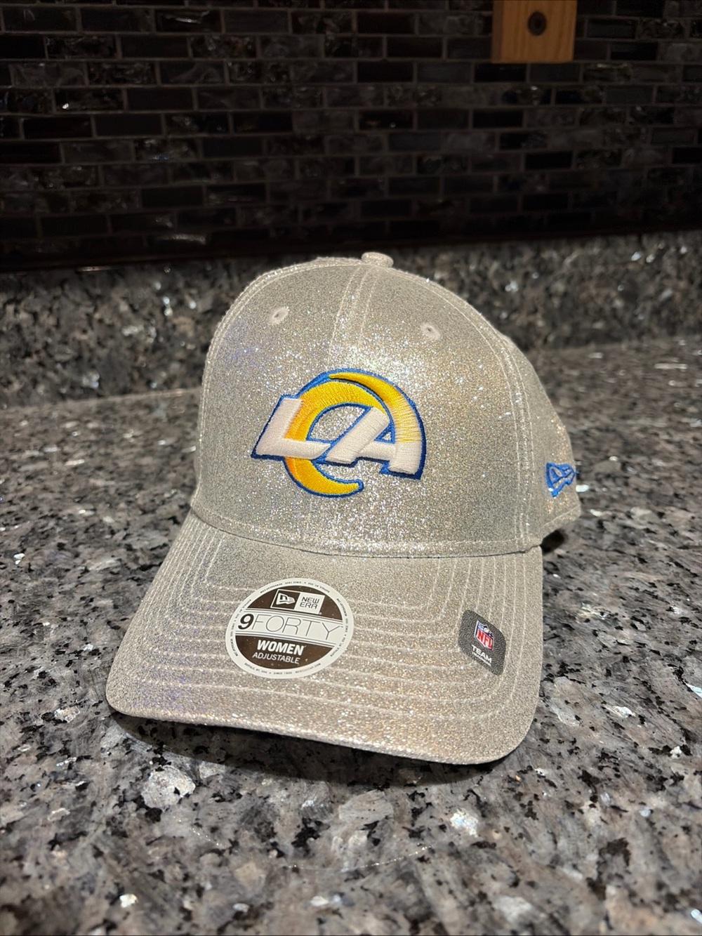 Los Angeles Rams New Era 9Forty Women’s Silver Sparkly Adjustable Cap Hat New